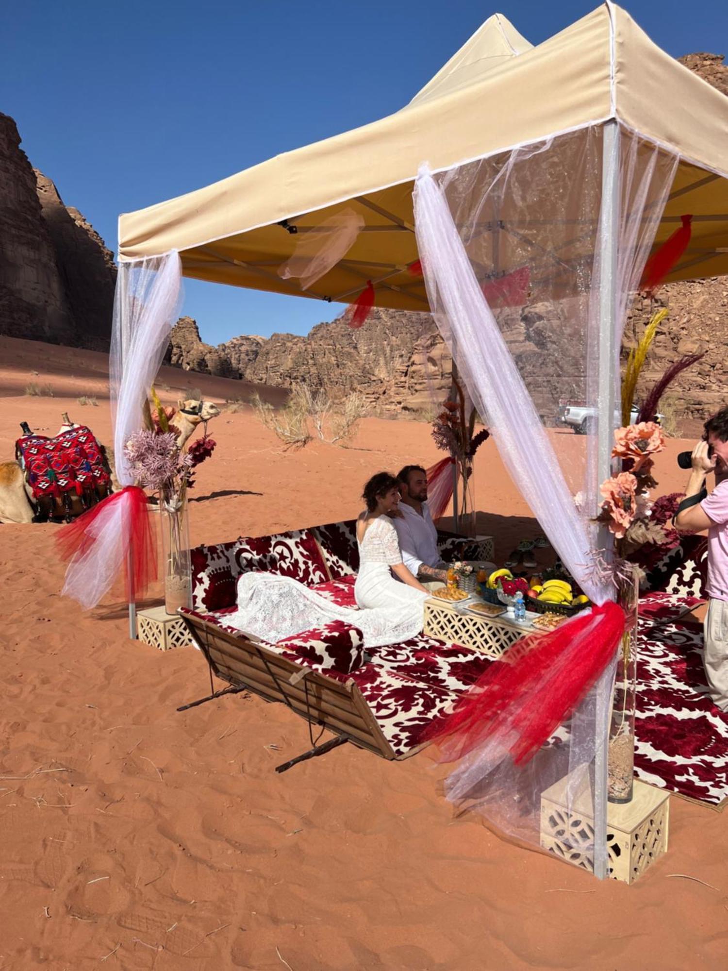 Wadi Rum Rose Luxury Camp Exterior photo